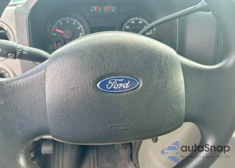 2011 Ford Econoline E450 Super Duty Cutaway Van z USA, uszkodzony, nr VIN 1FDXE4FS7BDA96555